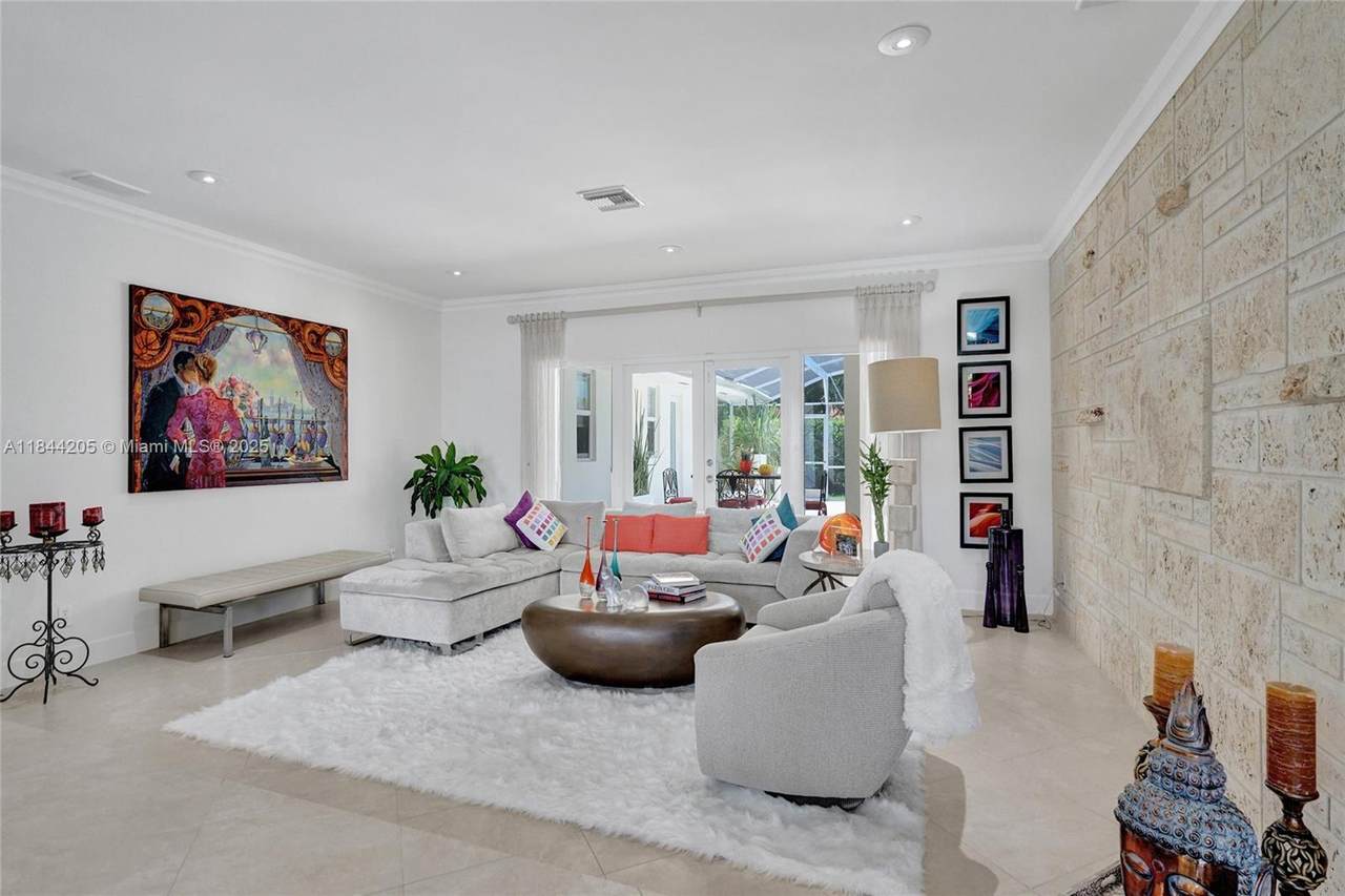 https://bt-photos.global.ssl.fastly.net/miami/1280_boomver_2_A11844205-2.jpg