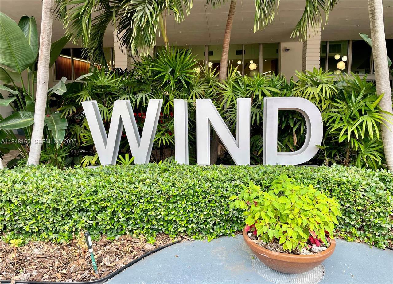 350 Miami Ave - Photo 1