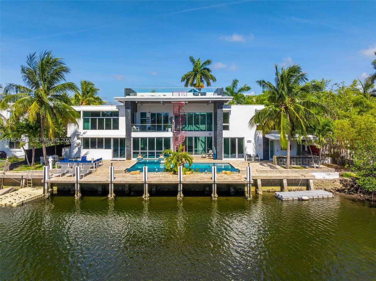 https://bt-photos.global.ssl.fastly.net/miami/1280_boomver_3_A11854040-2.jpg