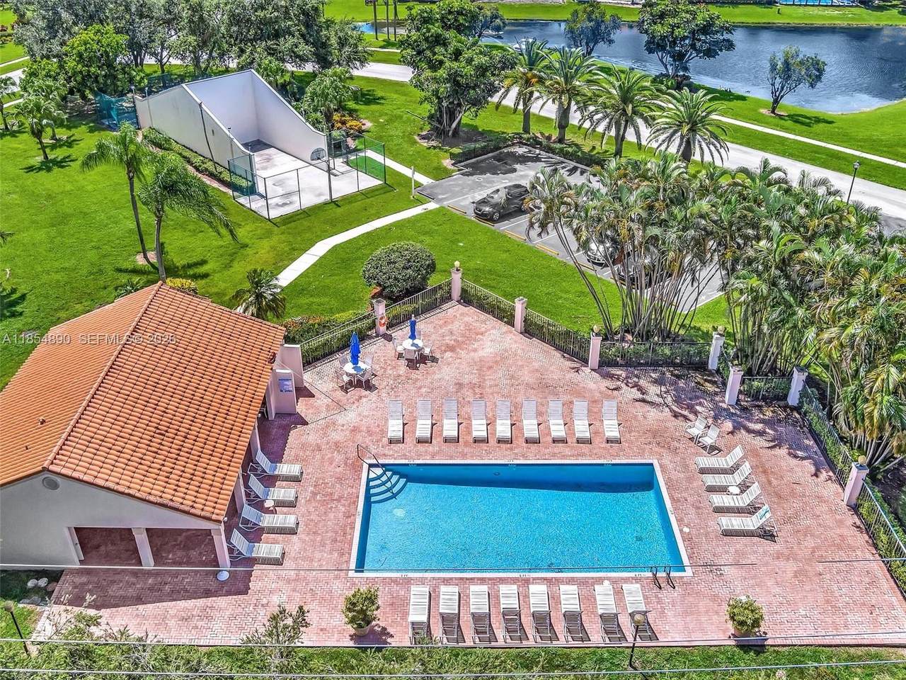 20013 Mona Cir - Photo 1