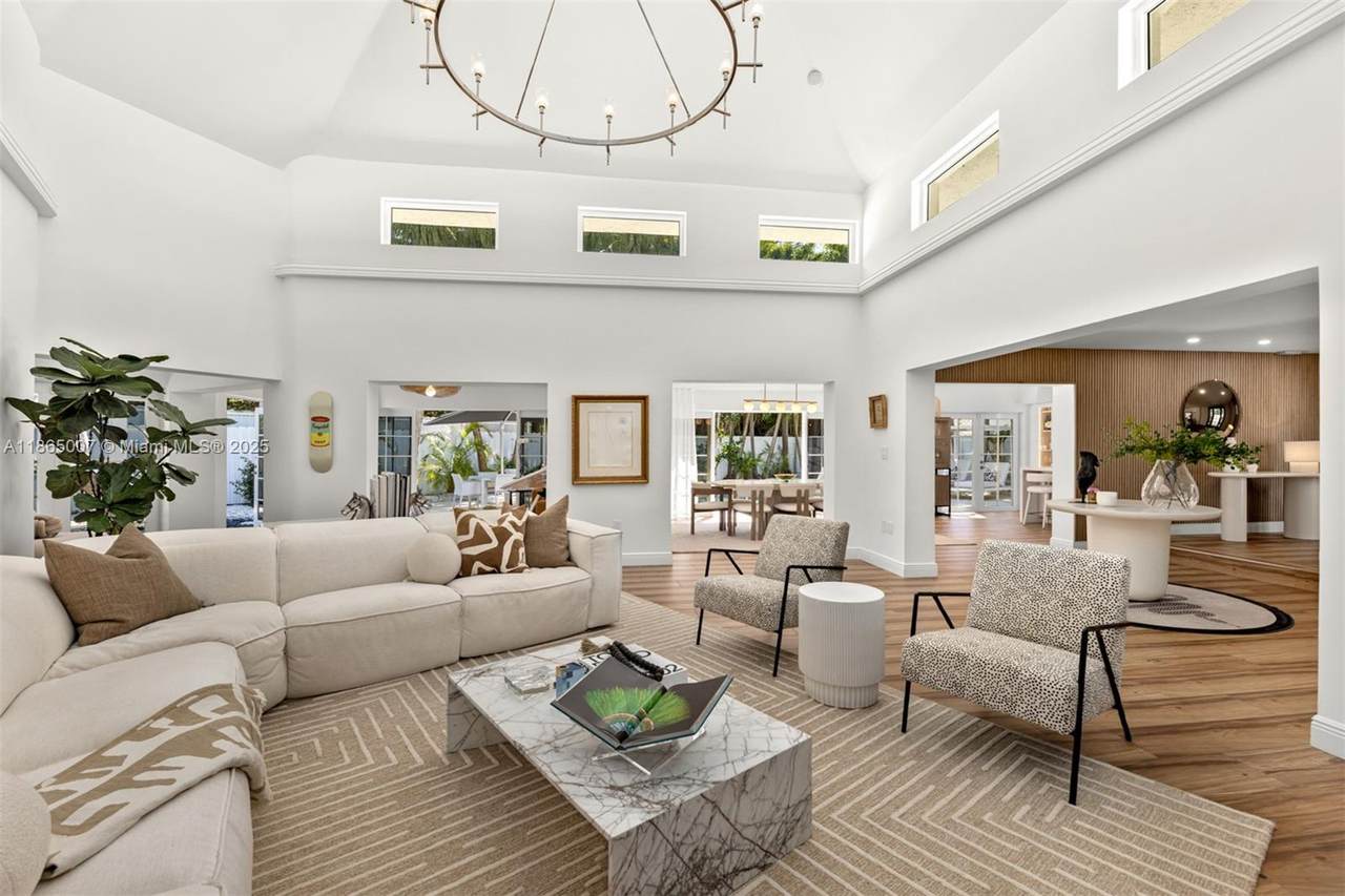 200 Mcintyre St - Photo 1