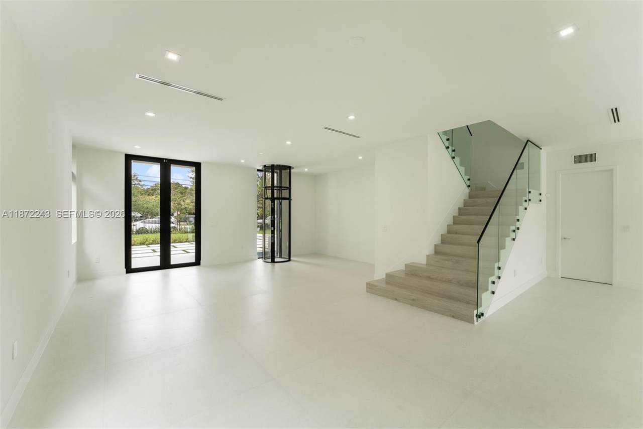 https://bt-photos.global.ssl.fastly.net/miami/1280_boomver_3_A11872243-2.jpg