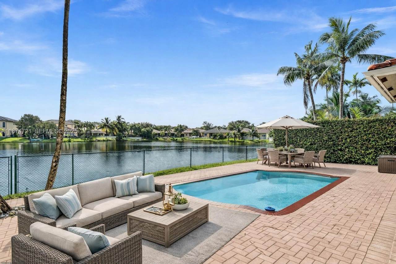 https://bt-photos.global.ssl.fastly.net/miami/1280_boomver_3_A11874721-2.jpg