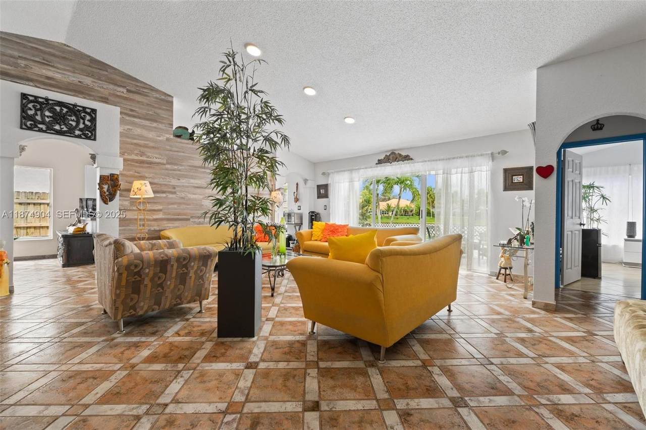 https://bt-photos.global.ssl.fastly.net/miami/1280_boomver_3_A11874904-2.jpg