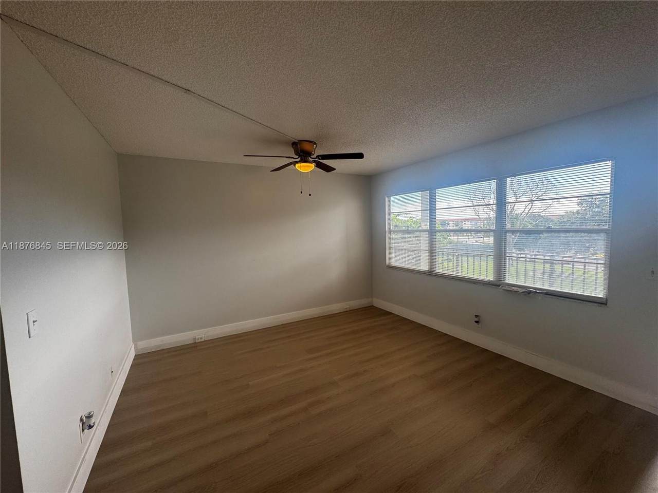 13355 9th Ct - Photo 1