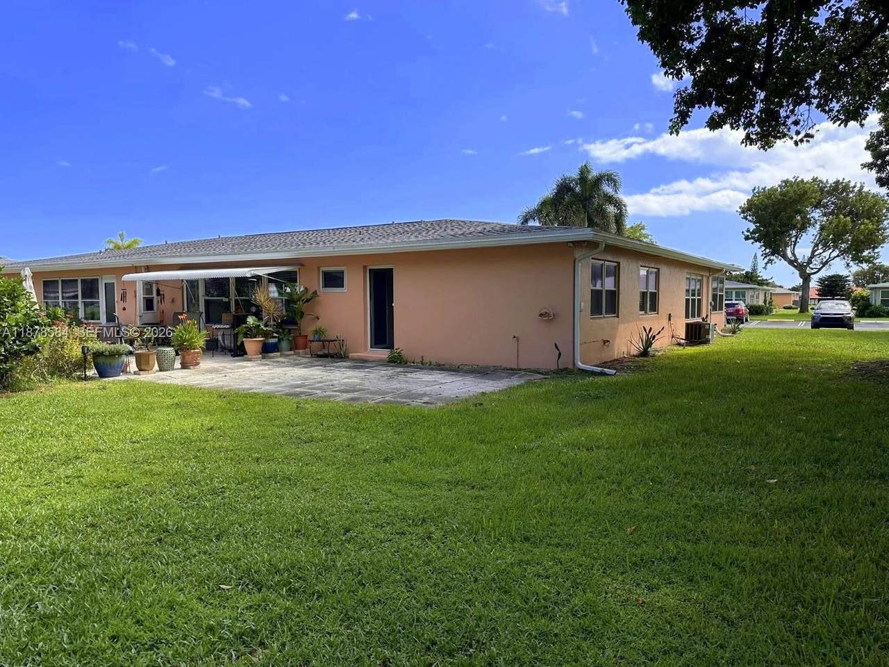 285 High Point Blvd - Photo 1