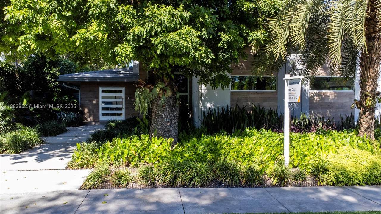 79 Shore Dr W - Photo 1