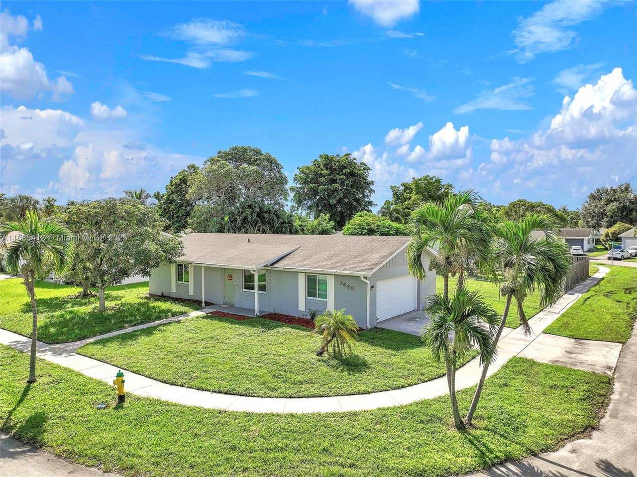 7830 47th St - Photo 1