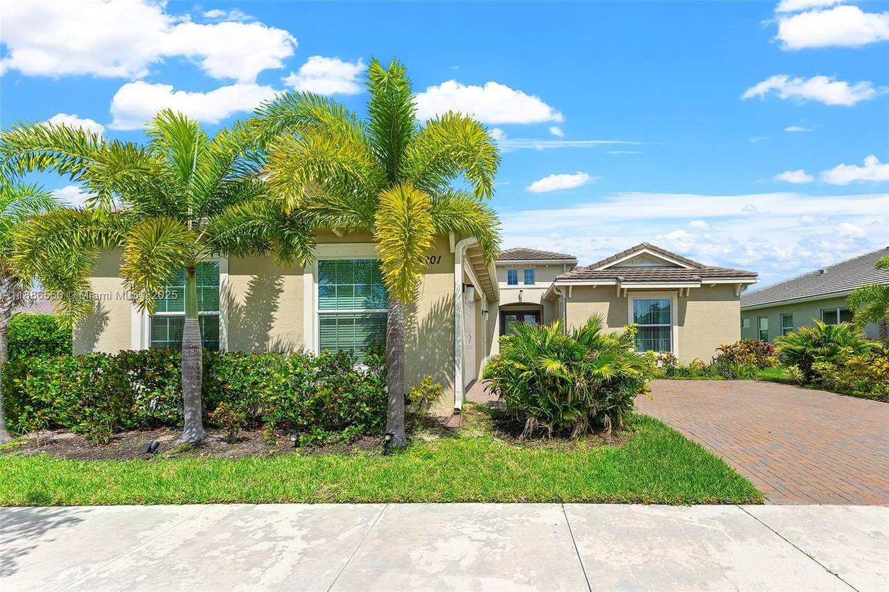 https://bt-photos.global.ssl.fastly.net/miami/1280_boomver_3_A11886560-2.jpg