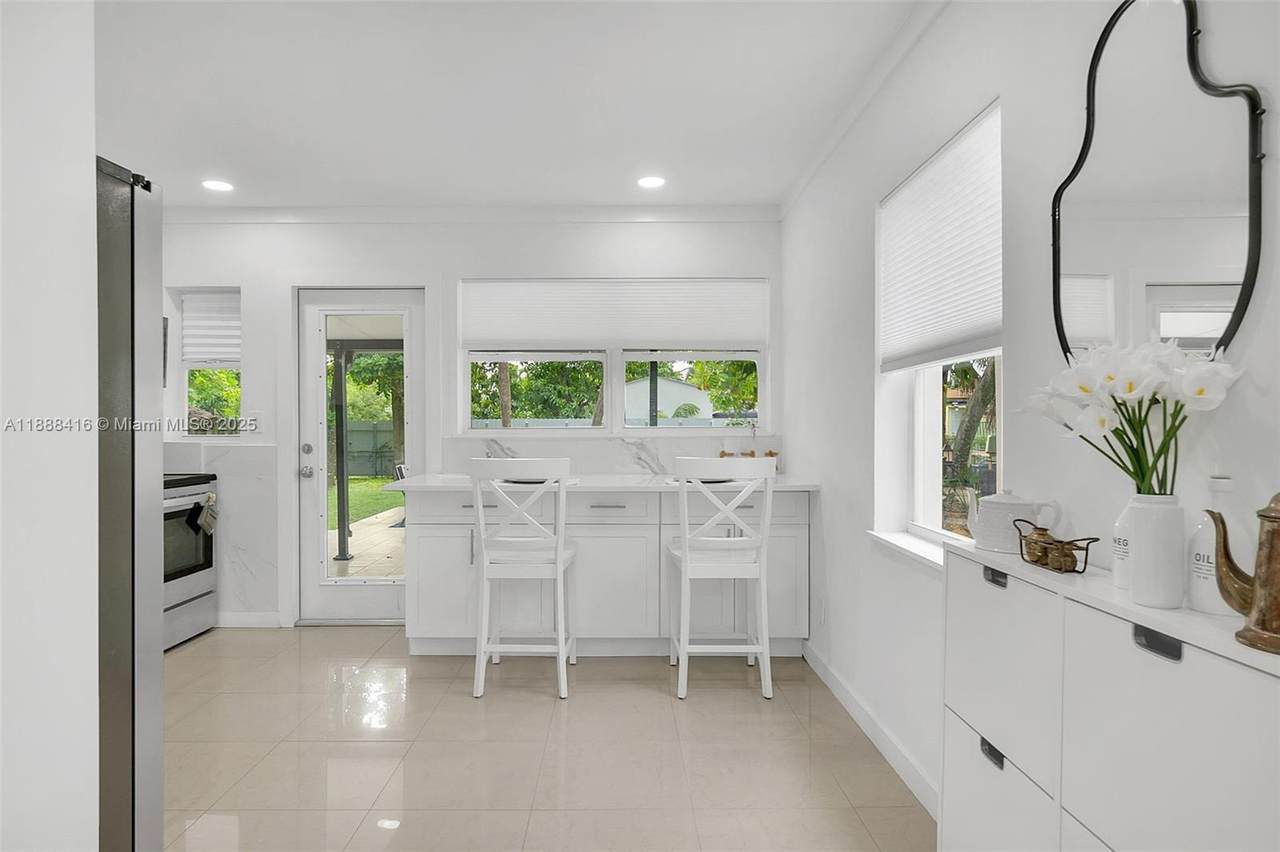 139 21st Way - Photo 1