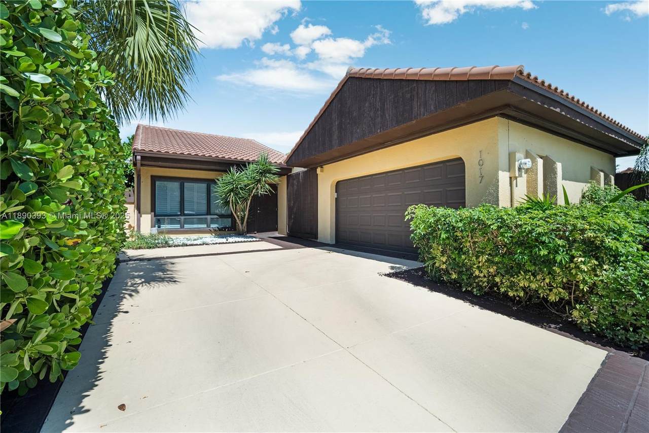 1017 202nd Ln - Photo 1