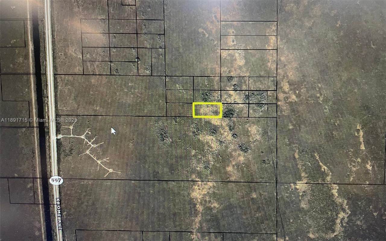 90 Krome Ave - Photo 1