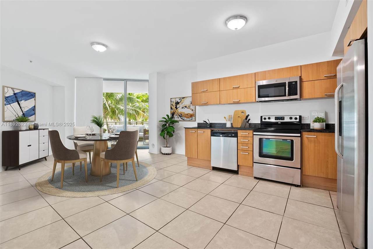 350 Miami Ave - Photo 1