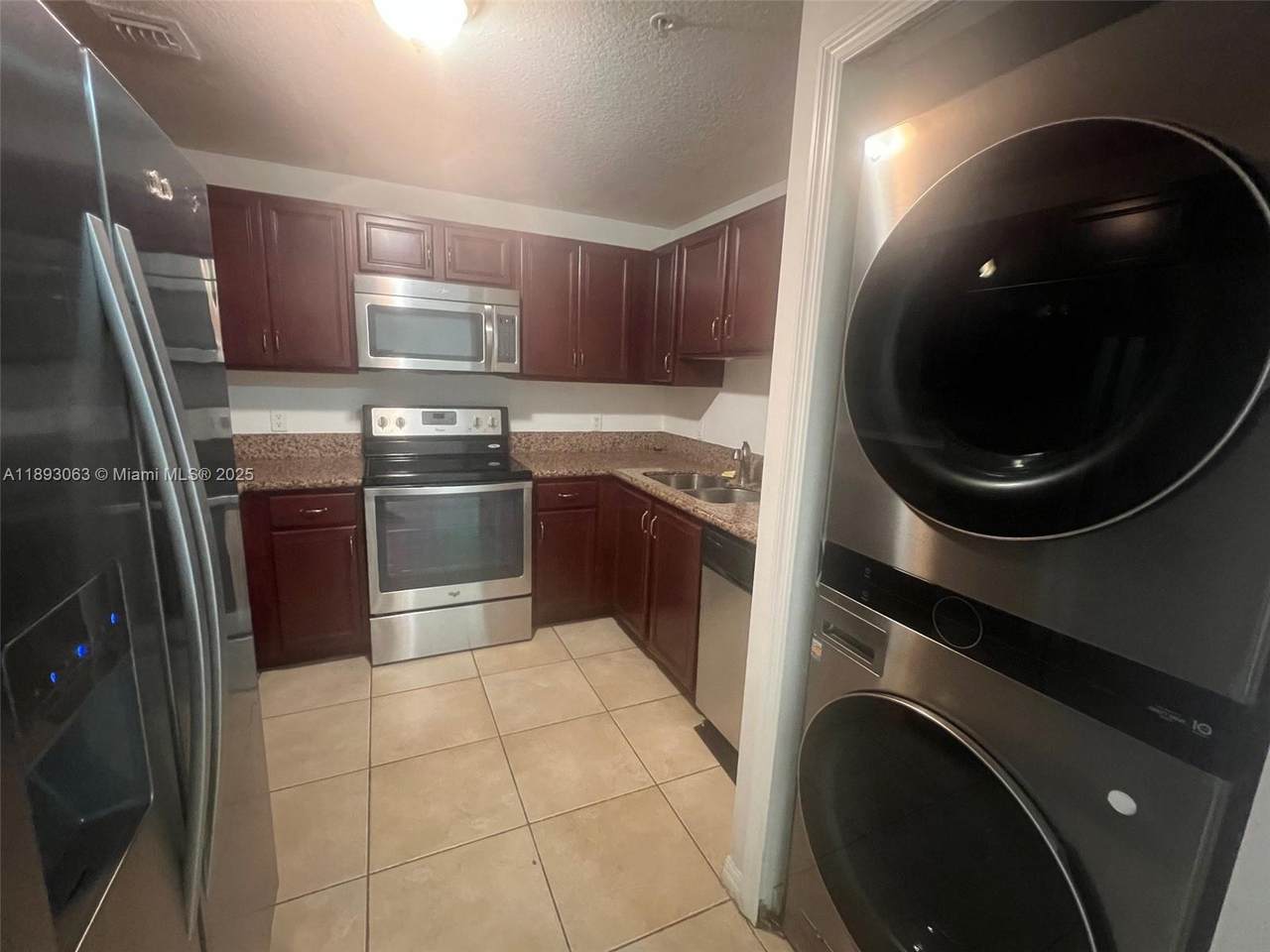 5271 8th St - Photo 1