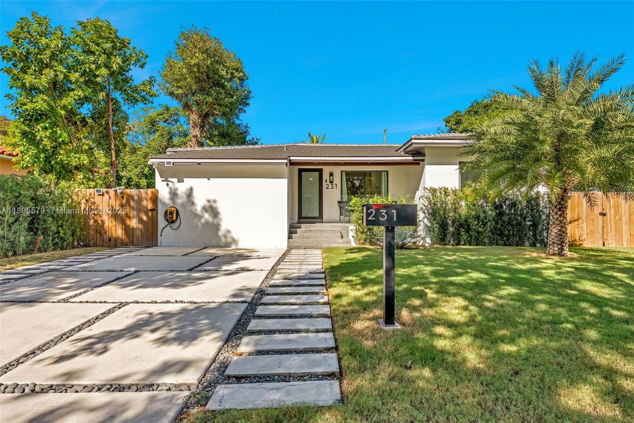 231 45th St - Photo 1