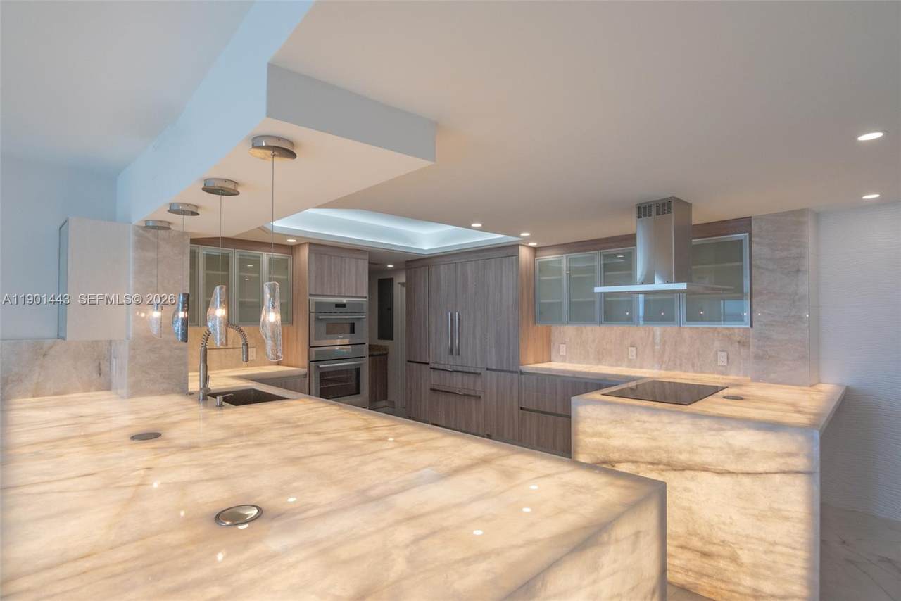 700 Ocean Blvd - Photo 1