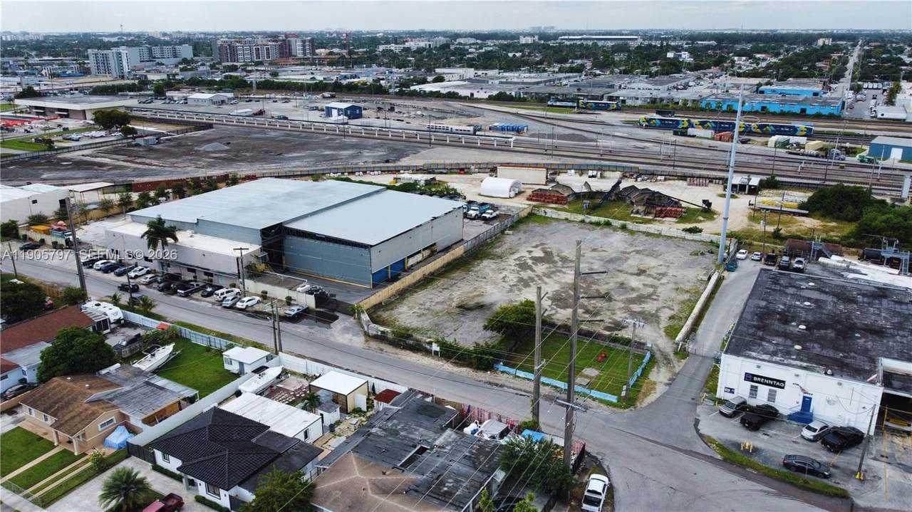 8650 36 Ave - Photo 1