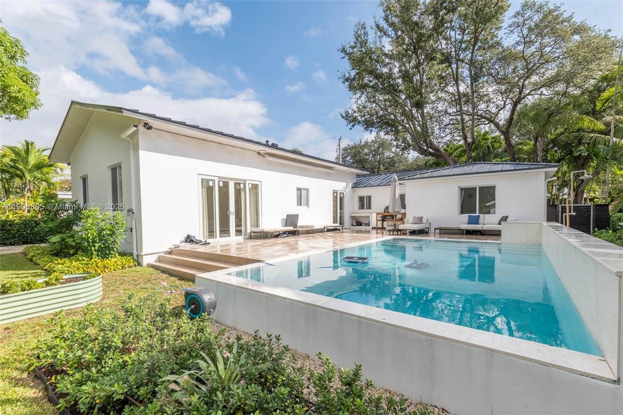 11370 8th Ave - Photo 1