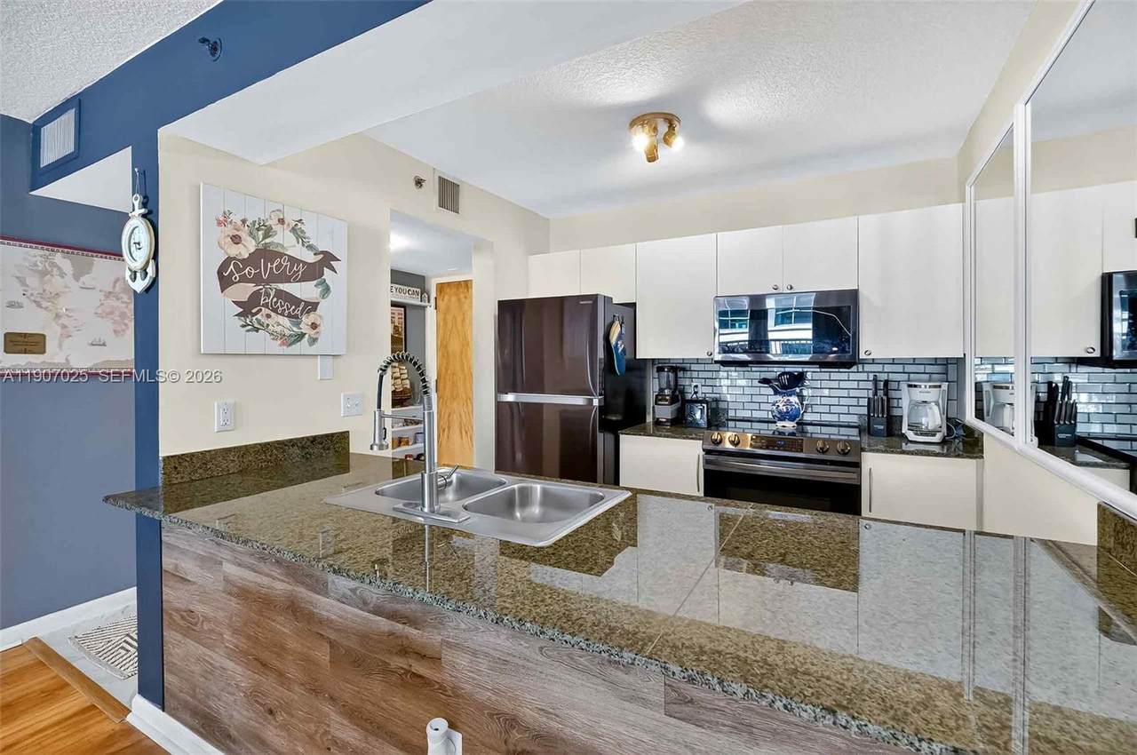 1200 Brickell Bay Dr - Photo 1
