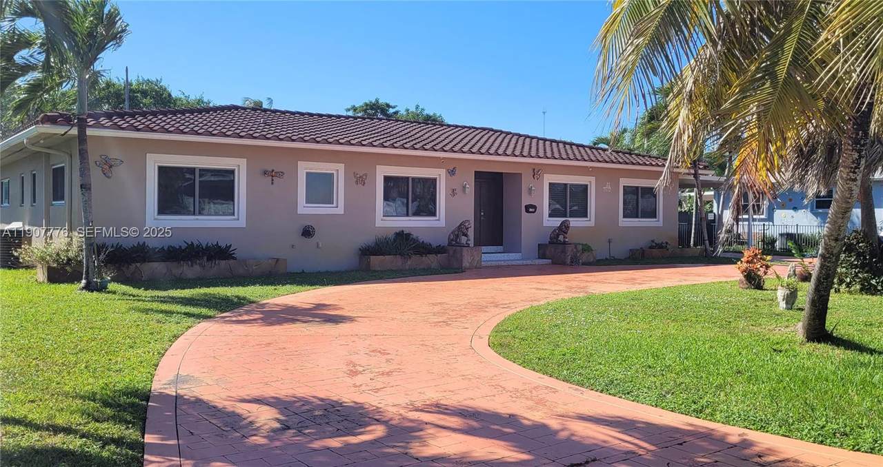 2622 Jackson St - Photo 1