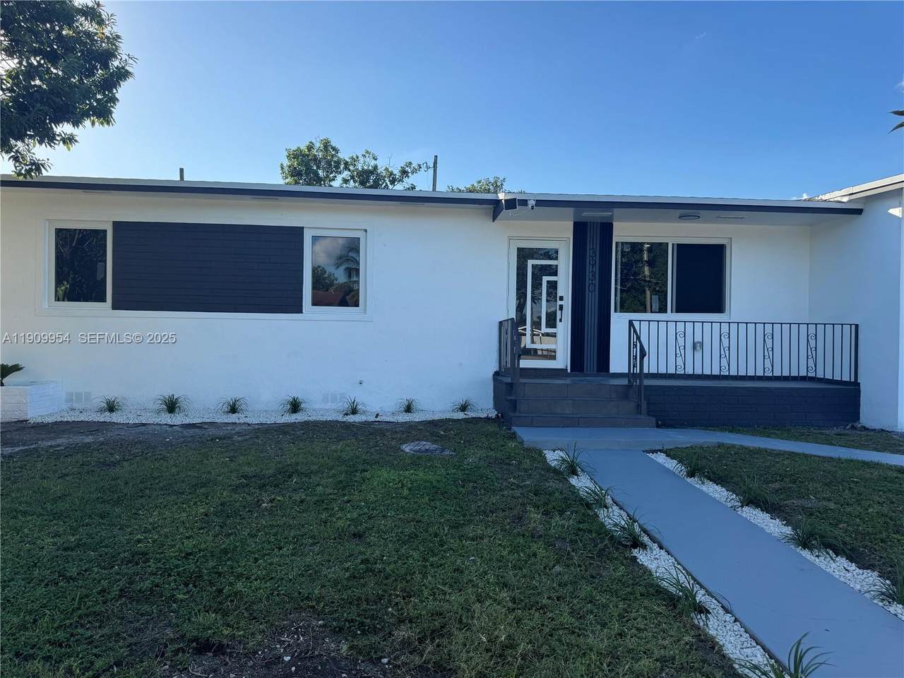 13930 Jefferson St - Photo 1