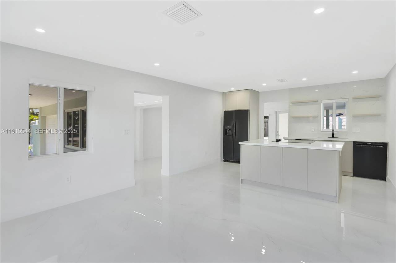 9851 Jamaica Dr - Photo 1