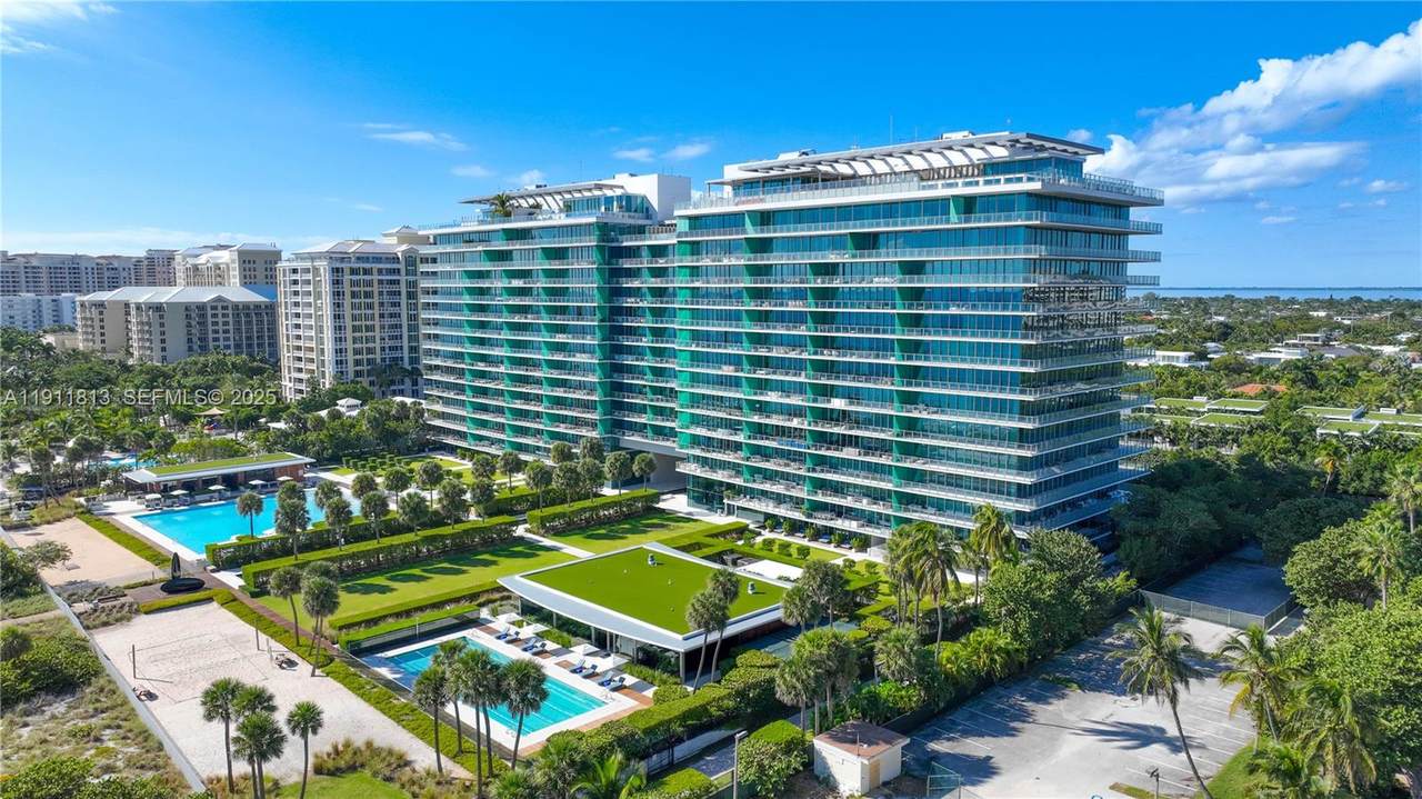 350 Ocean Dr - Photo 1