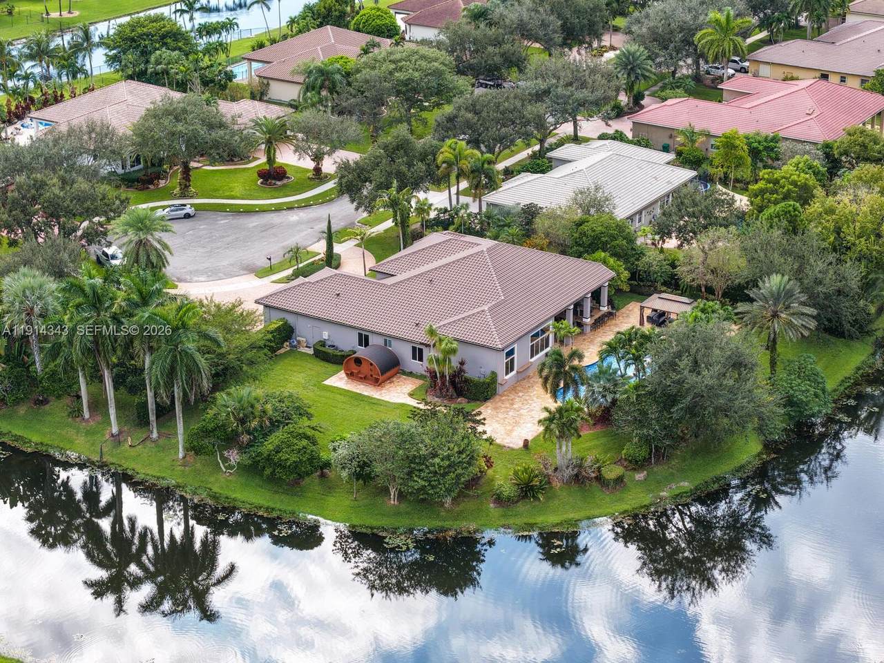 https://bt-photos.global.ssl.fastly.net/miami/1280_boomver_3_A11914343-2.jpg