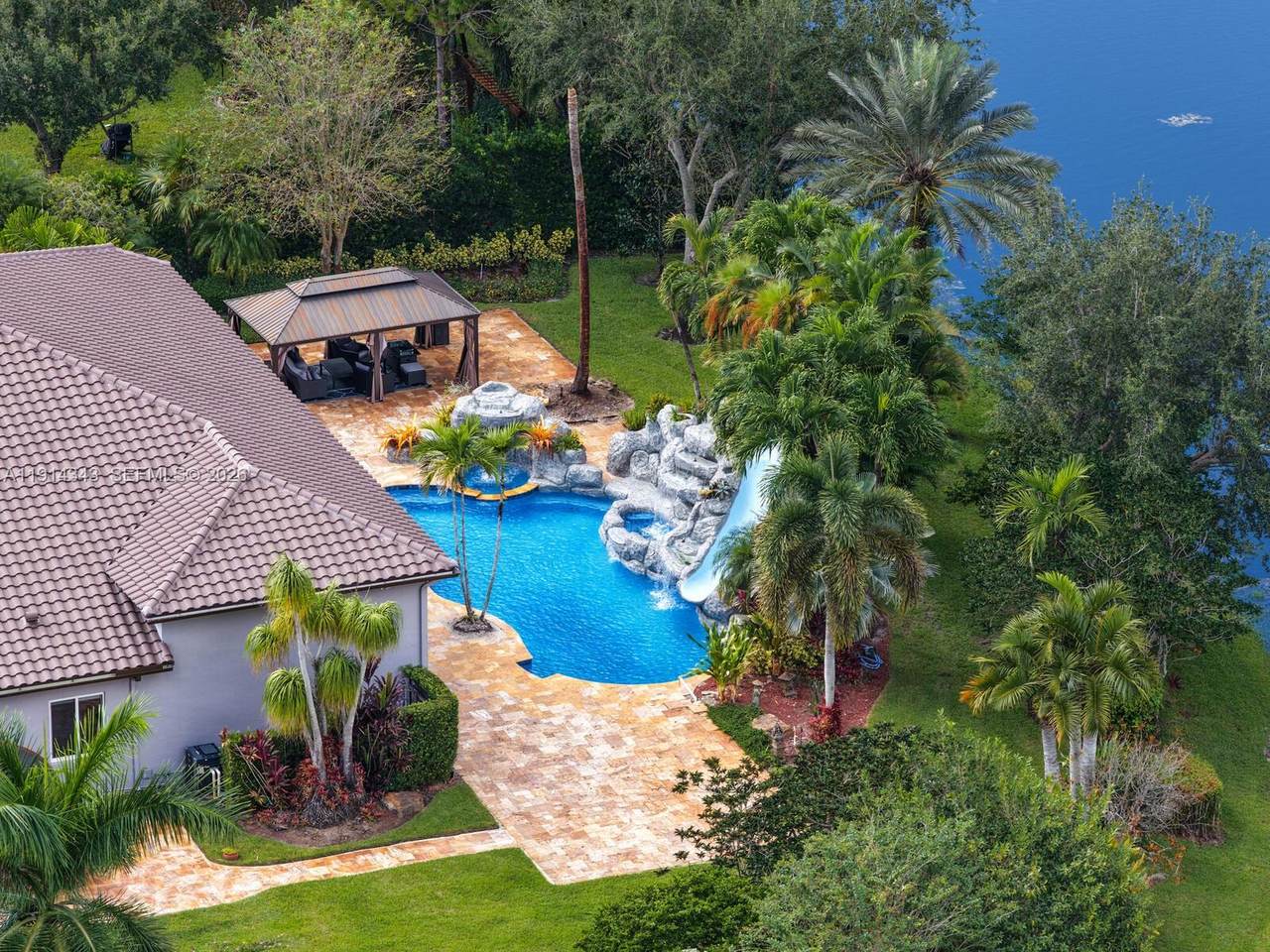 https://bt-photos.global.ssl.fastly.net/miami/1280_boomver_3_A11914343-2.jpg