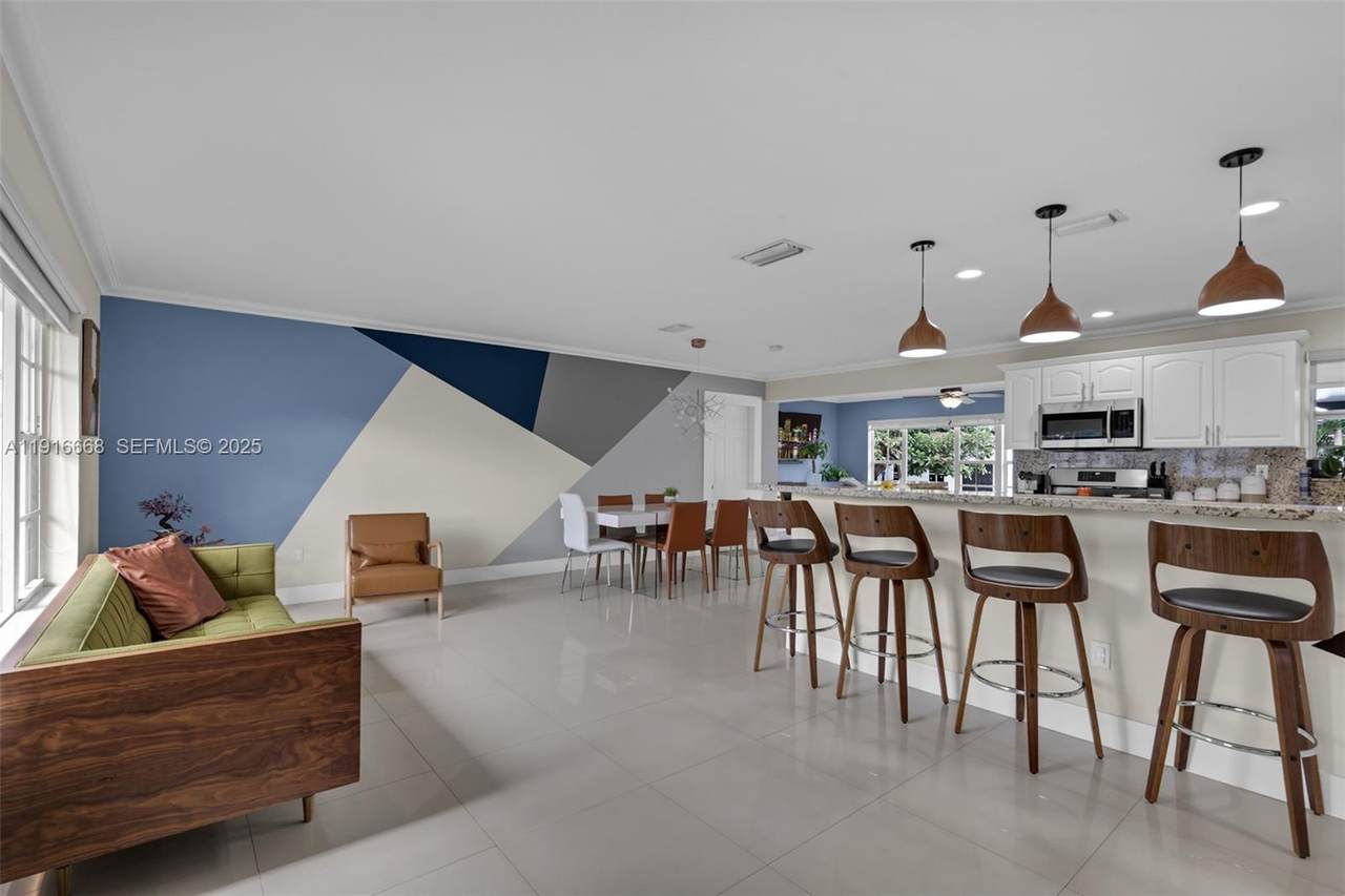 1815 85th Ct - Photo 1