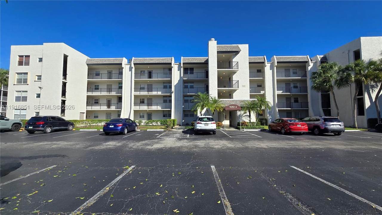 9230 Lagoon Pl - Photo 1