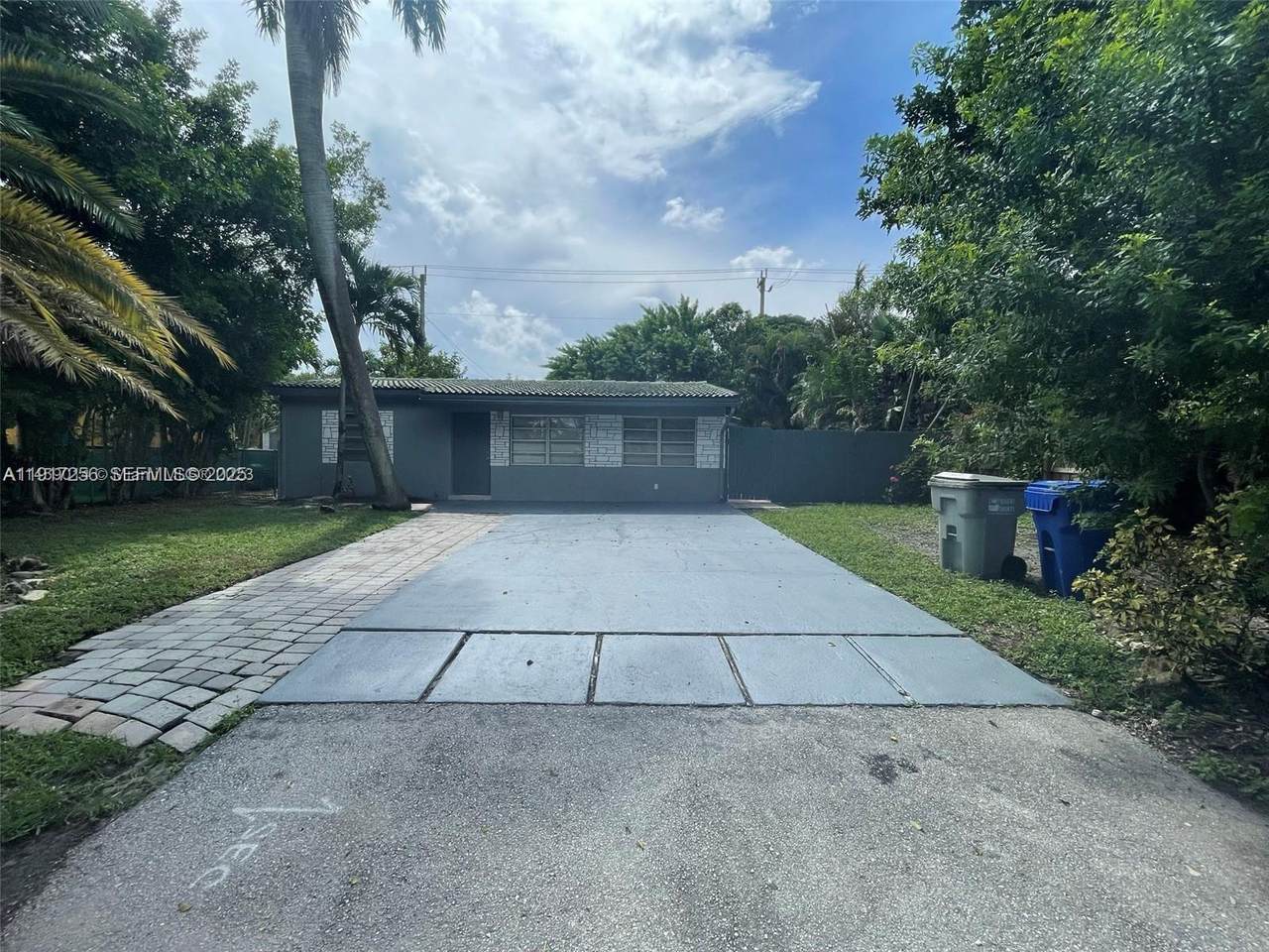 1472 25th Ct - Photo 1