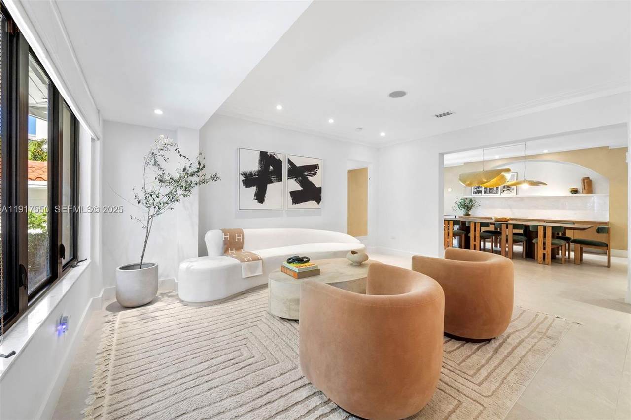 4485 Jefferson Ave - Photo 1