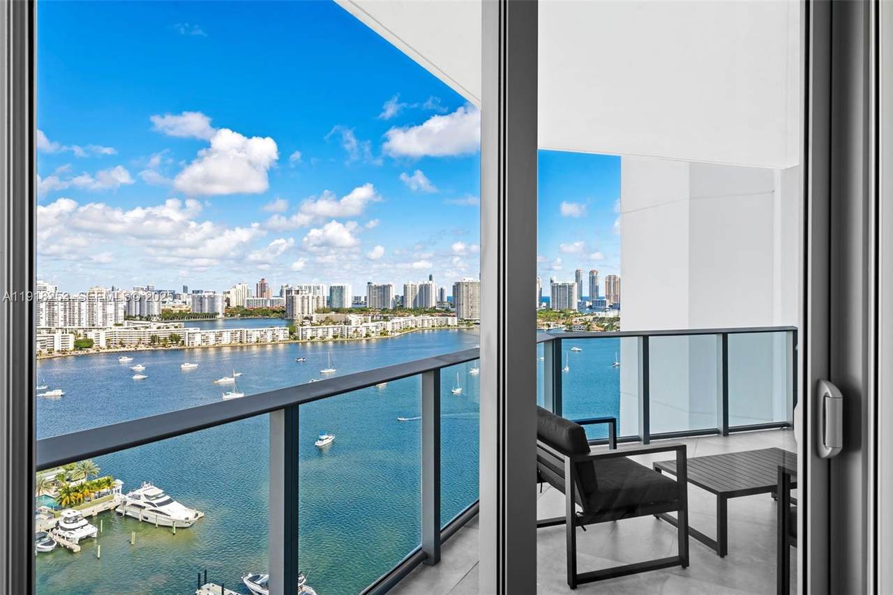 17111 Biscayne Blvd - Photo 1