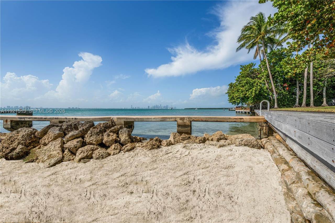 https://bt-photos.global.ssl.fastly.net/miami/1280_boomver_3_A11921513-2.jpg