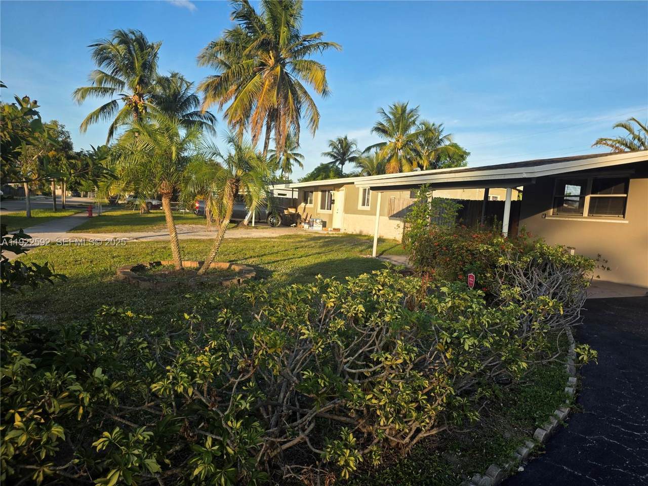 4138 12th Ter - Photo 1