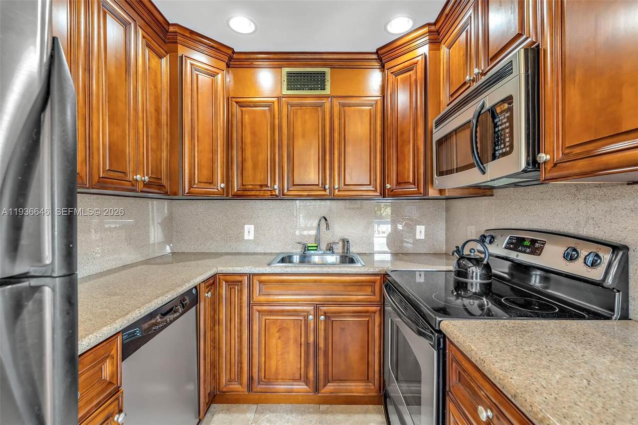 122 Prescott F - Photo 1