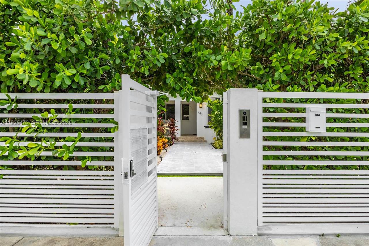 https://bt-photos.global.ssl.fastly.net/miami/1280_boomver_2_A11938470-2.jpg