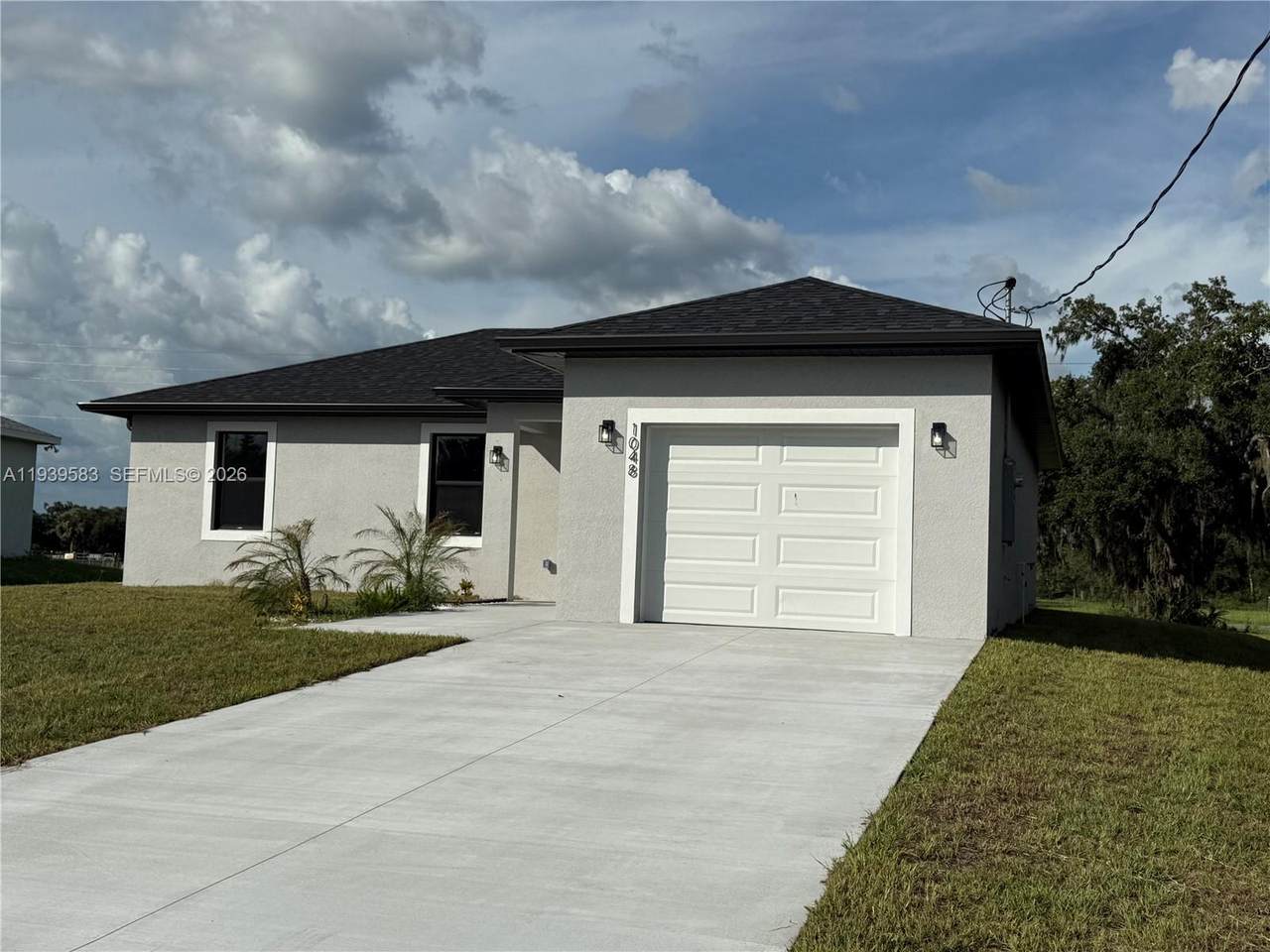 1048 Jay Ct - Photo 1