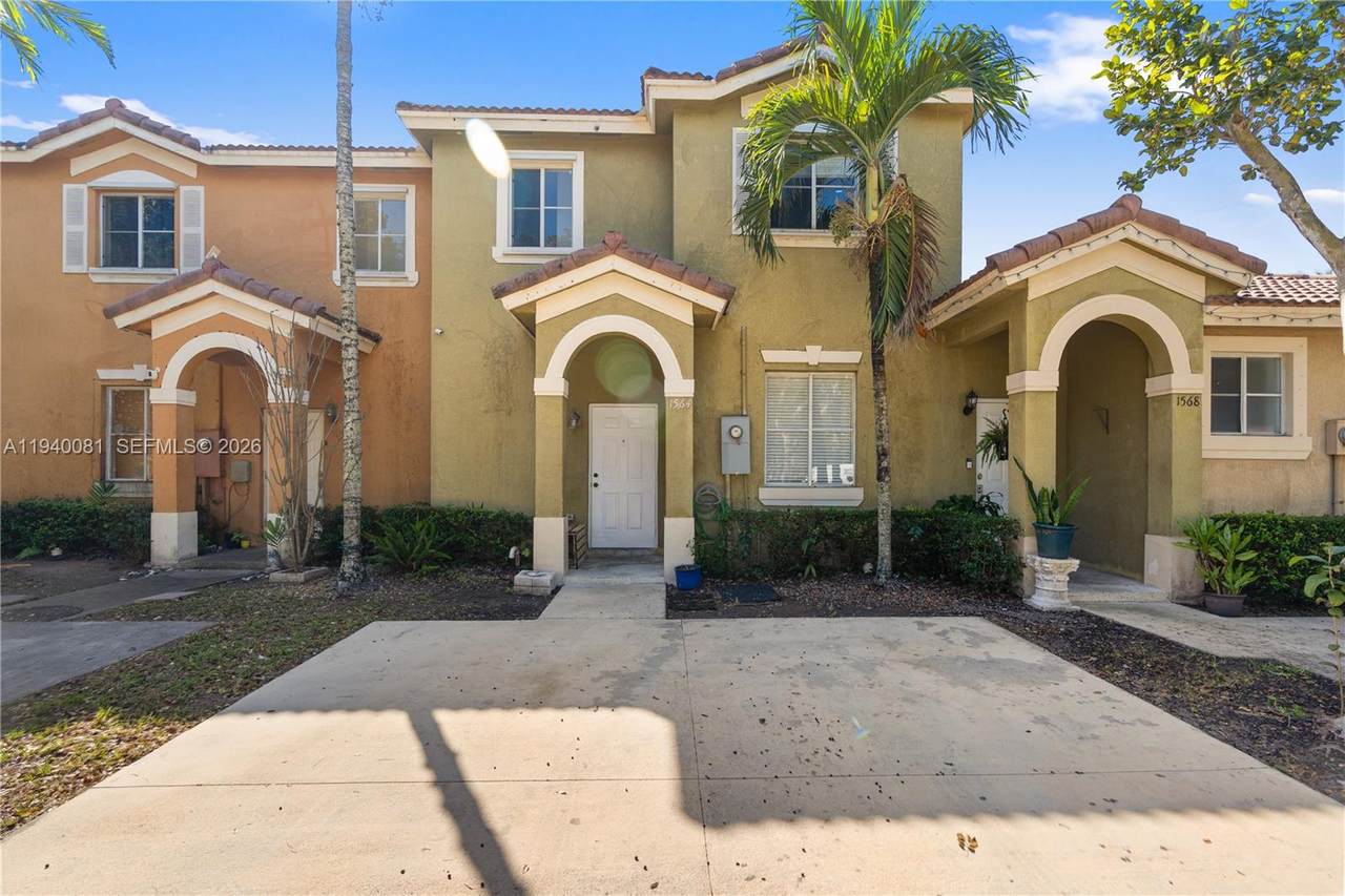 1564 2nd St - Photo 1