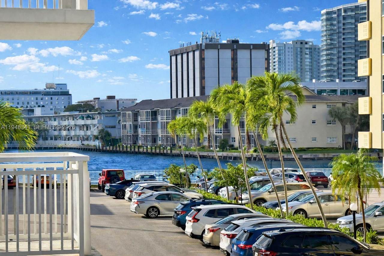 1849 Ocean Dr - Photo 1