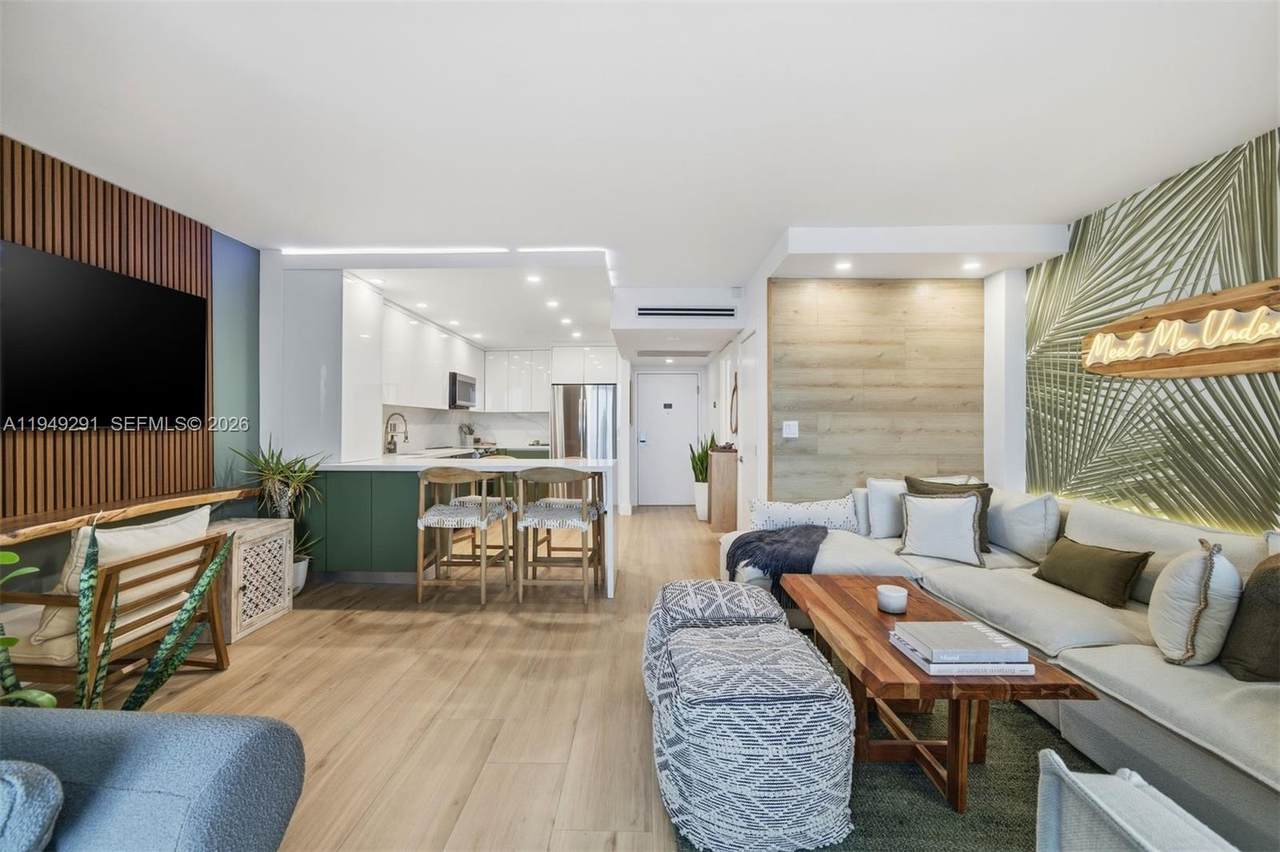 2301 Collins Ave - Photo 1