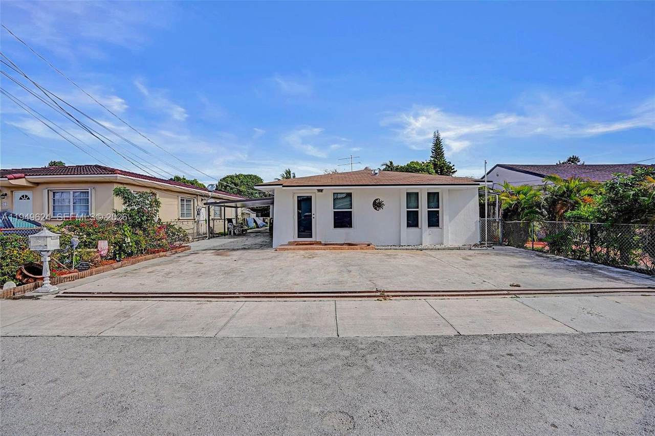 901 34th Ave - Photo 1