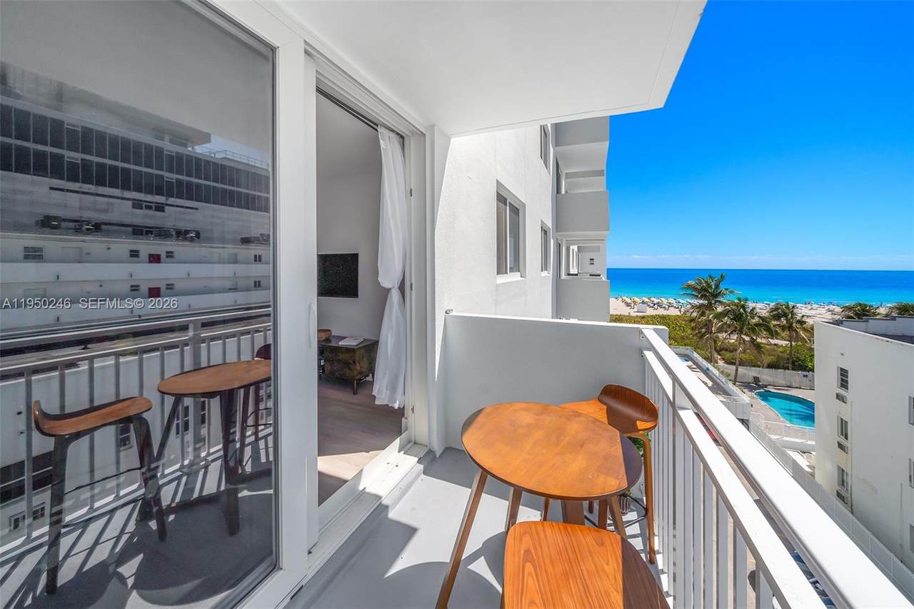 345 Ocean Dr - Photo 1