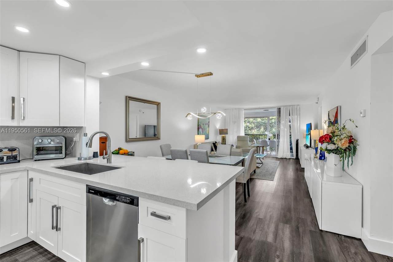 3910 Inverrary Blvd - Photo 1