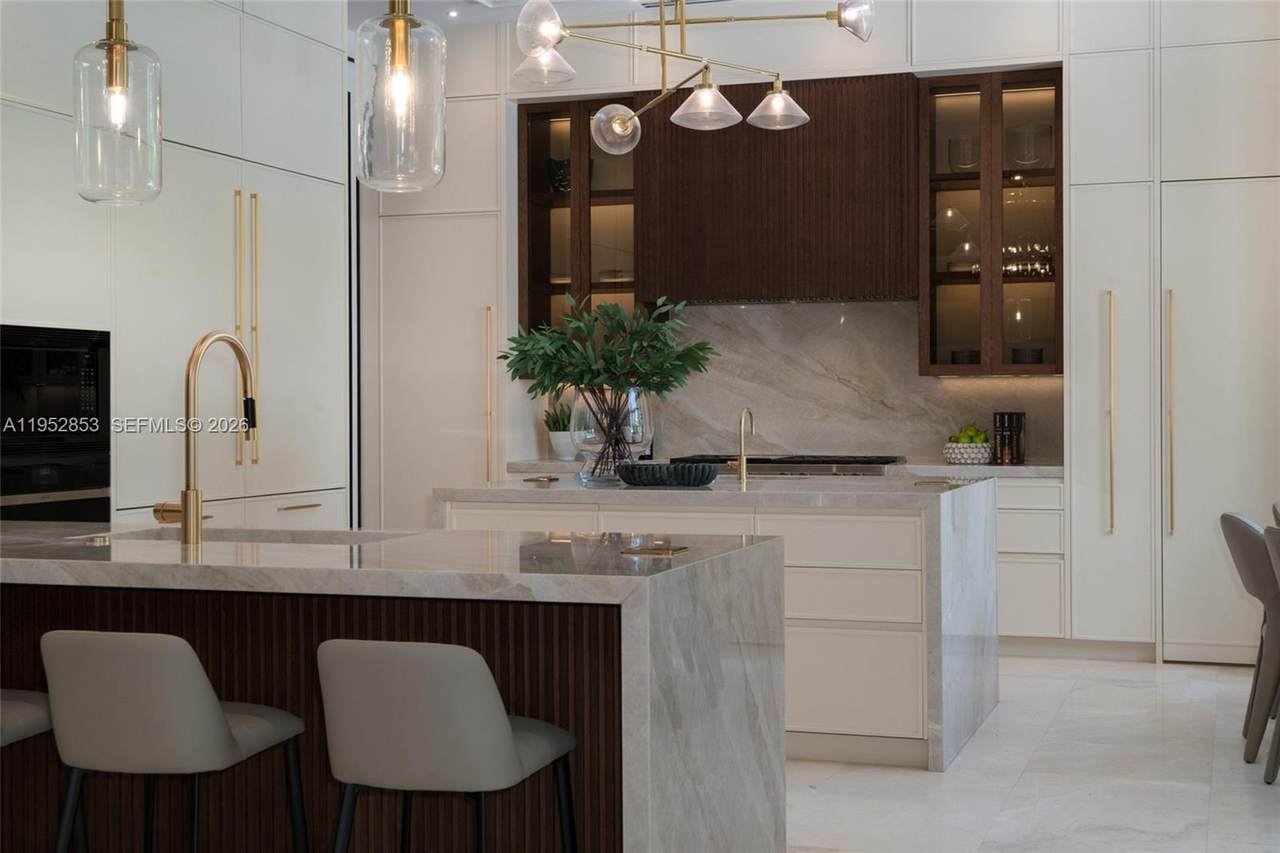 https://bt-photos.global.ssl.fastly.net/miami/1280_boomver_4_A11952853-2.jpg