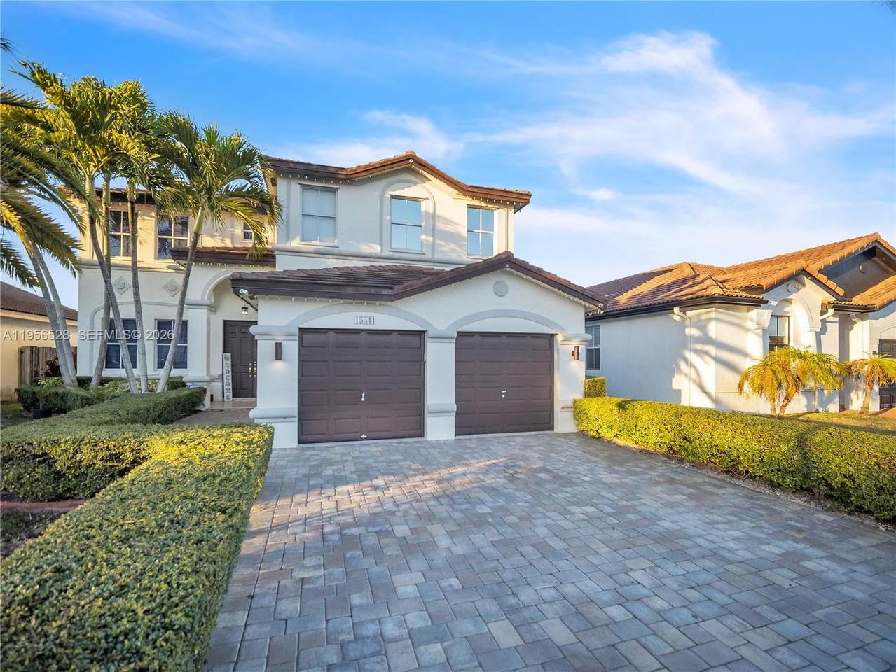 15541 21st Ter - Photo 1