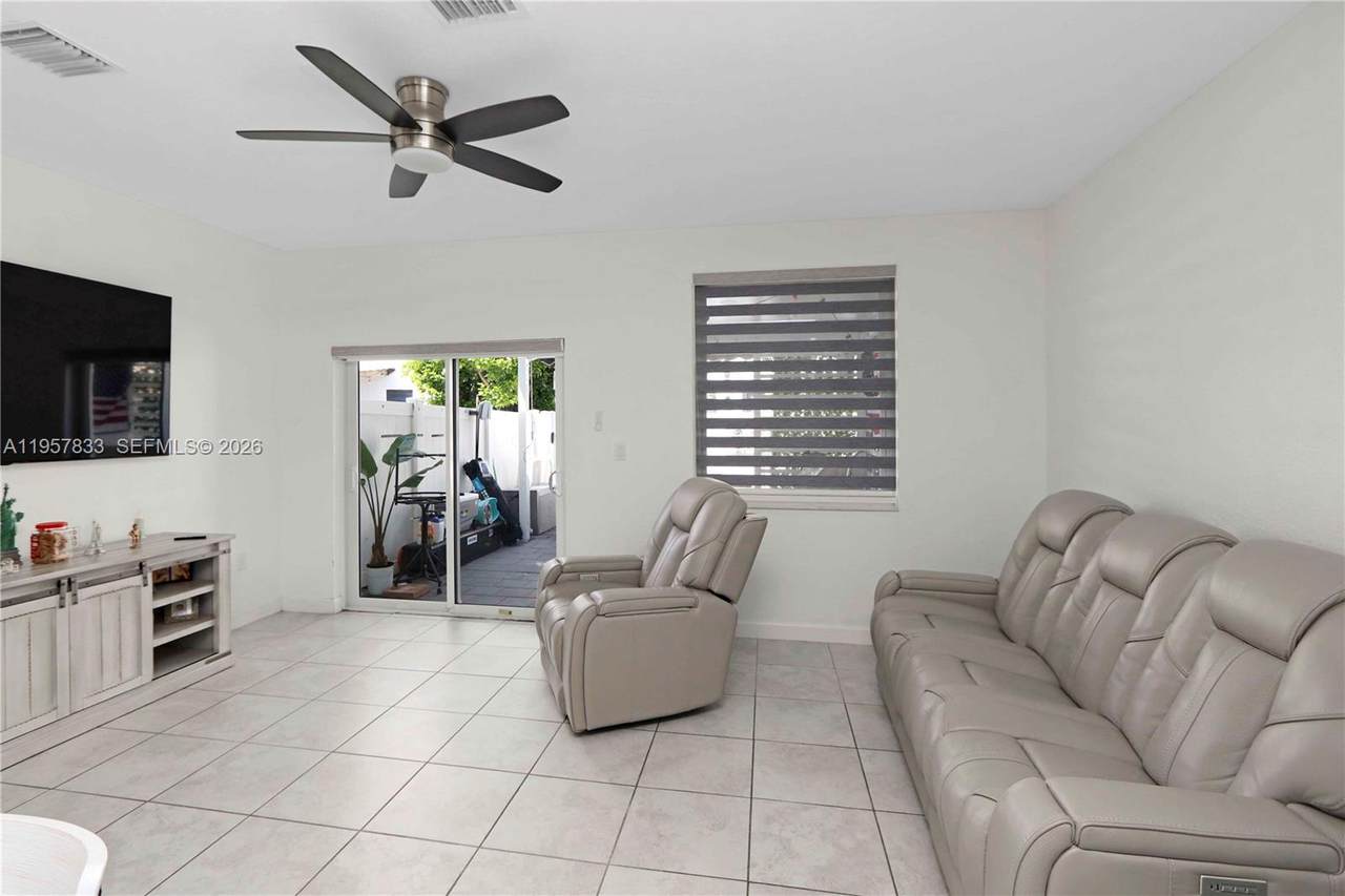 https://bt-photos.global.ssl.fastly.net/miami/1280_boomver_3_A11957833-2.jpg