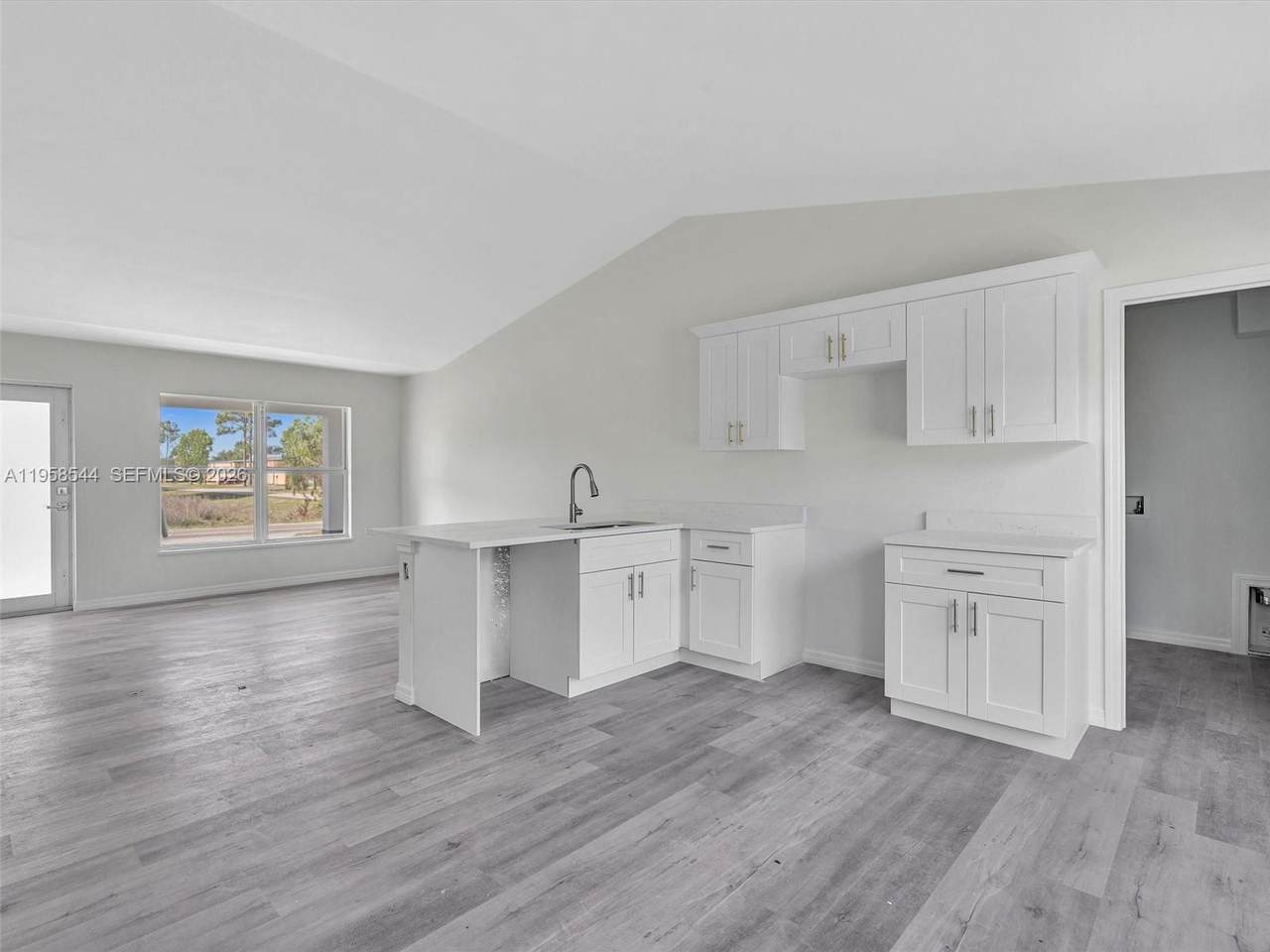 2401 11th St - Photo 1