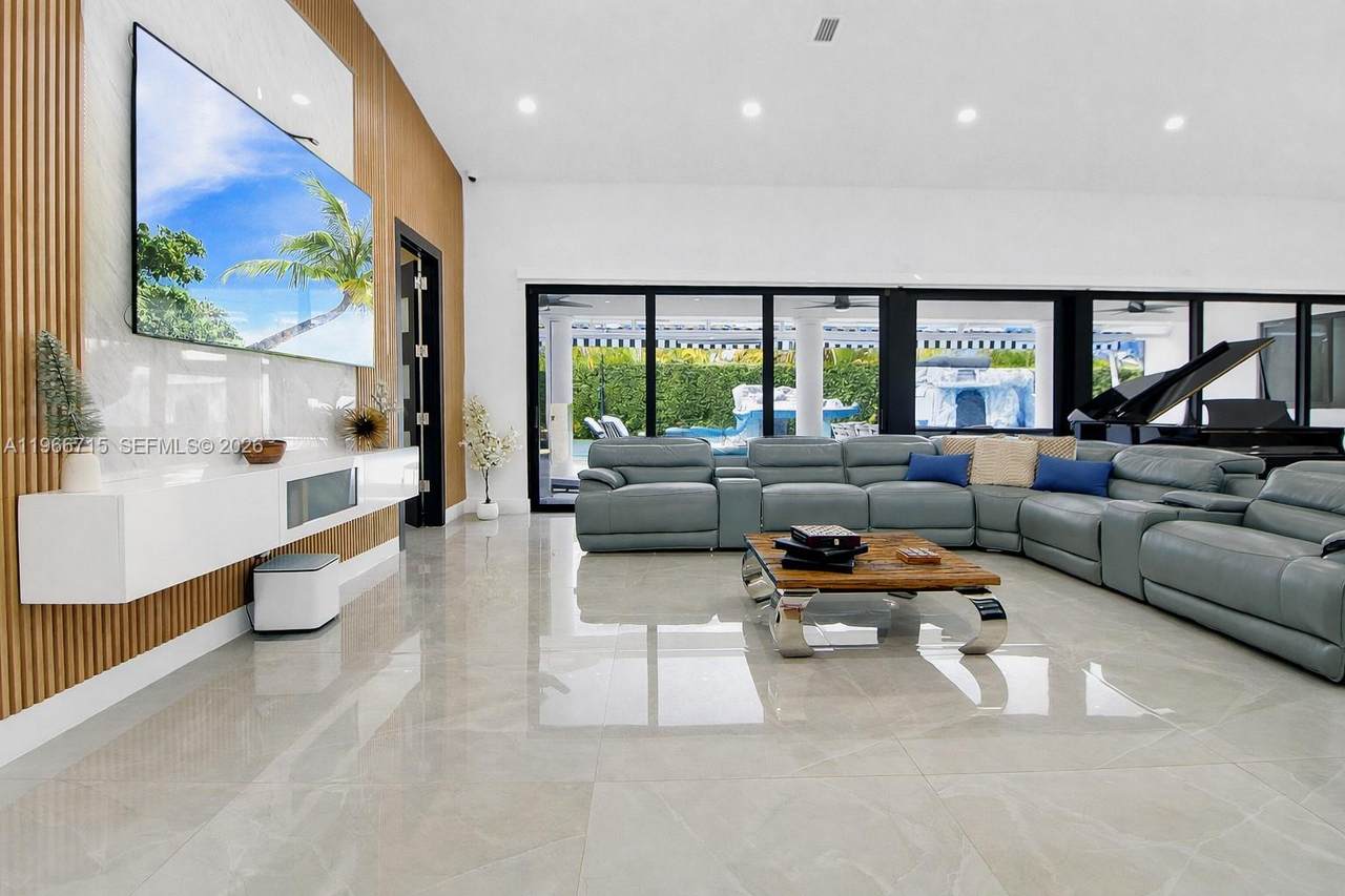 https://bt-photos.global.ssl.fastly.net/miami/1280_boomver_3_A11966715-2.jpg